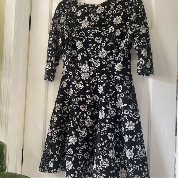 NWT Stunning A-Line B&W floral Hepburn Dress: - Picture 6 of 6